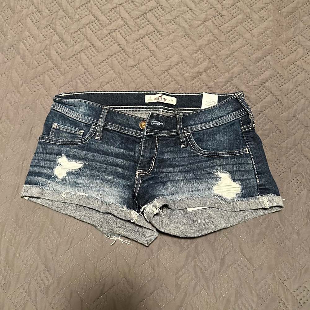 Like new Hollister size 3 shorts